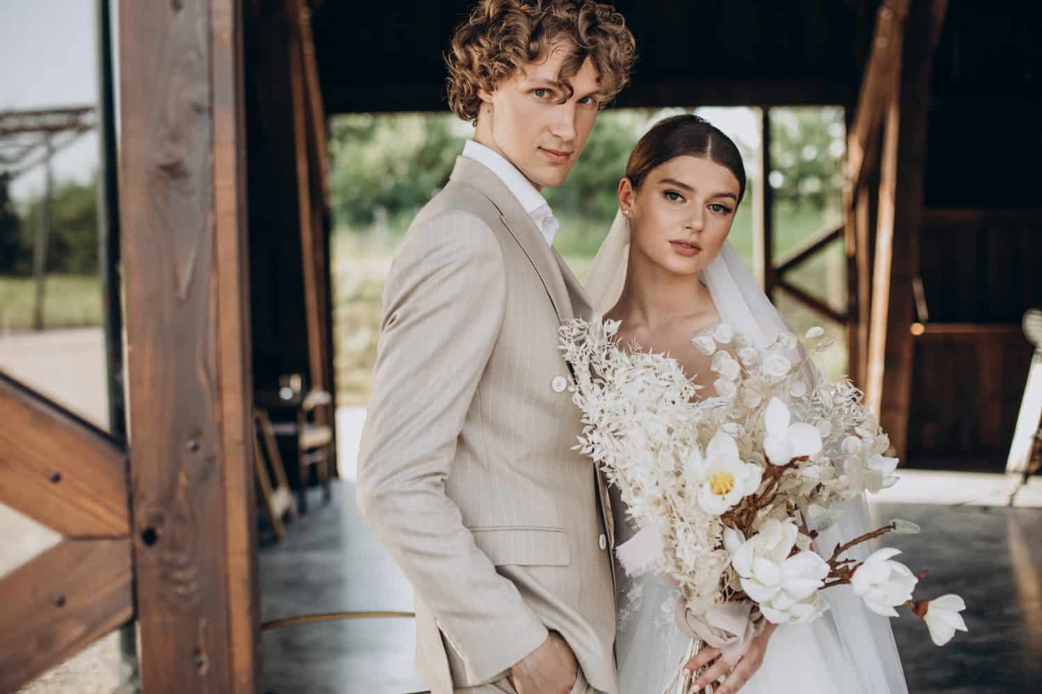 богатая девушка вышла замуж за бедного. богатая девушка вышла замуж за бедного. мужчина делает предложение. евгения феофилактова 2021. богатая элегантная девушка.